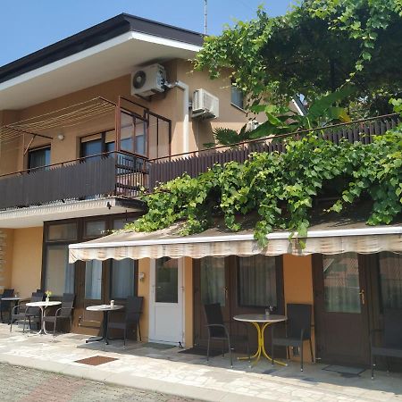 נובה גוריקה Accomodation Pertout מראה חיצוני תמונה