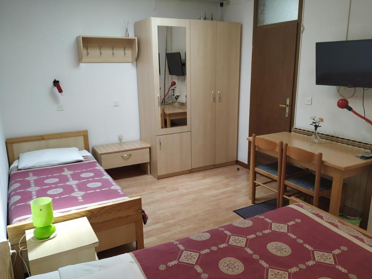 נובה גוריקה Accomodation Pertout מראה חיצוני תמונה