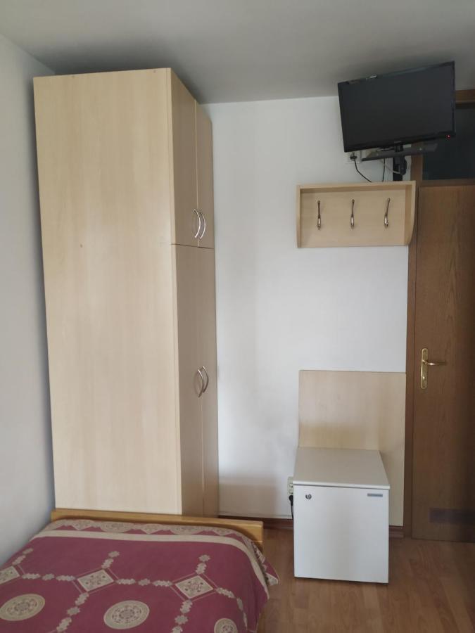 נובה גוריקה Accomodation Pertout מראה חיצוני תמונה